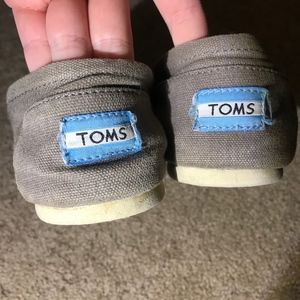 Women's Gray Tom's Slip-On Shoes